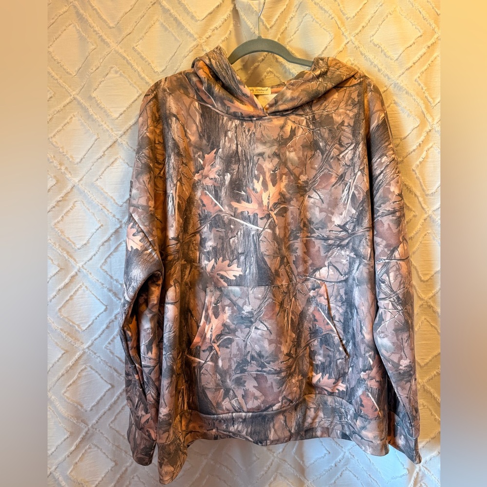 🆕 NWT. Simply Southern camo hoodie. Size XXL.